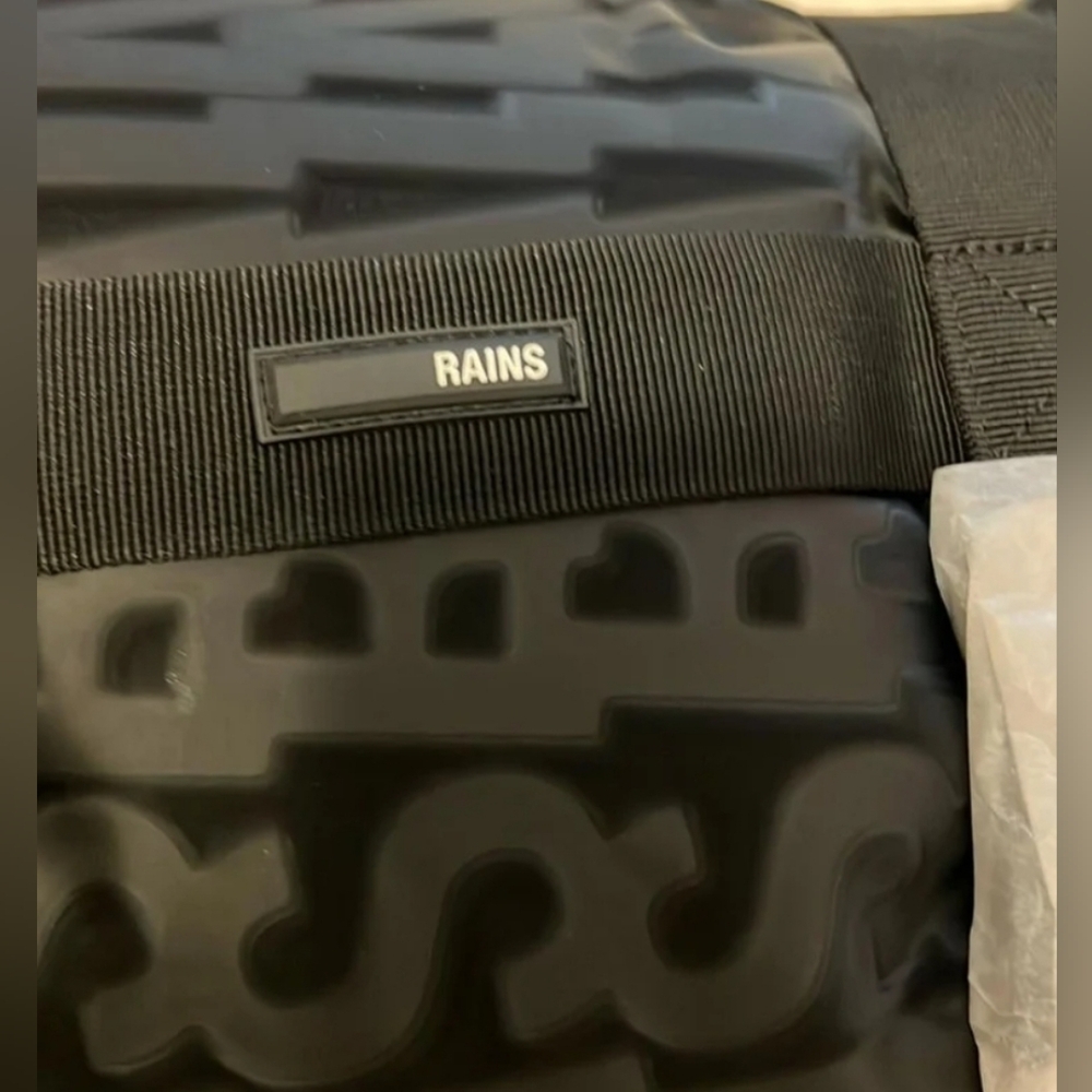 NWT Rains Blanket Waterproof Black Monogram -Rare - Picture 4 of 4